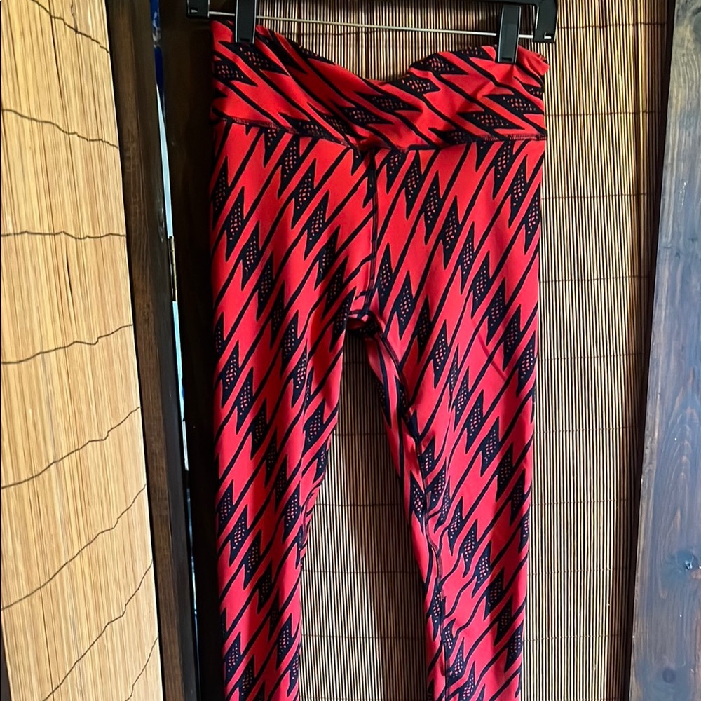 Manaola Vibrant Red and Black Leggings